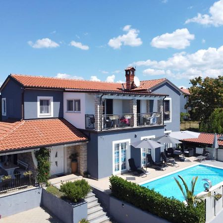 Lavanda House With Apartments Buje Exterior foto