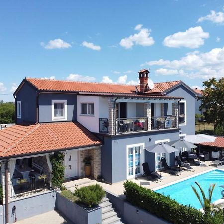Lavanda House With Apartments Buje Exterior foto