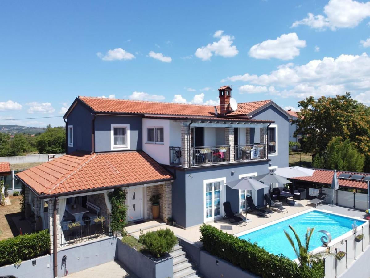 Lavanda House With Apartments Buje Exterior foto