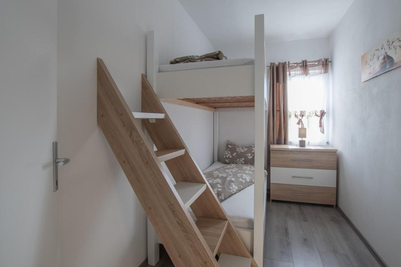 Lavanda House With Apartments Buje Exterior foto